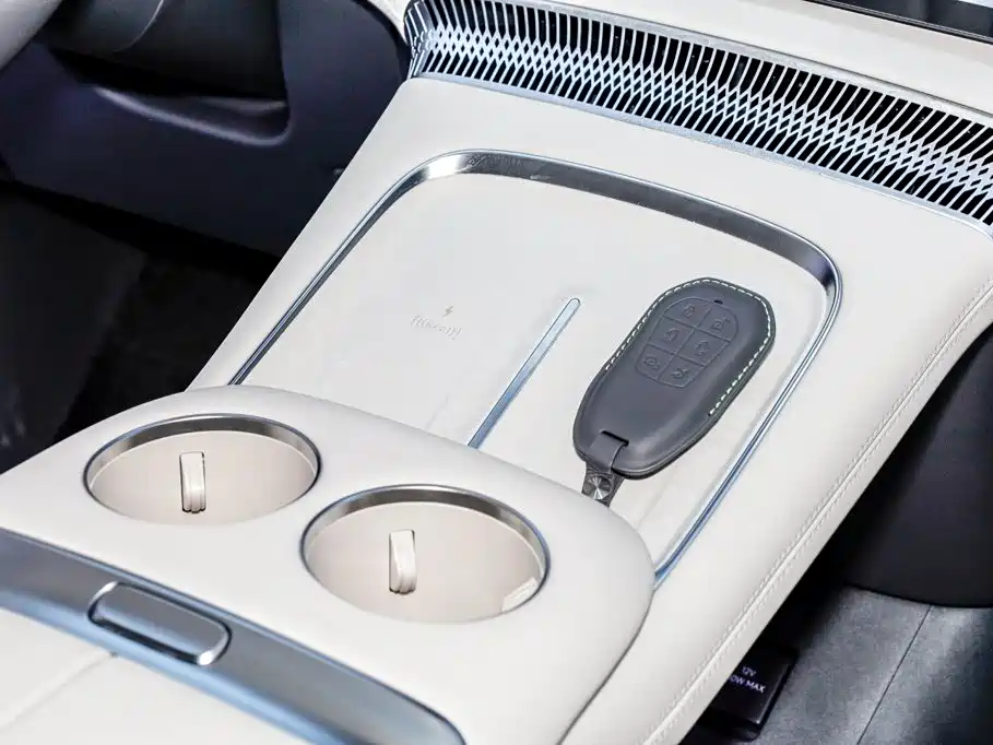XPeng X9 — миниатюра 34