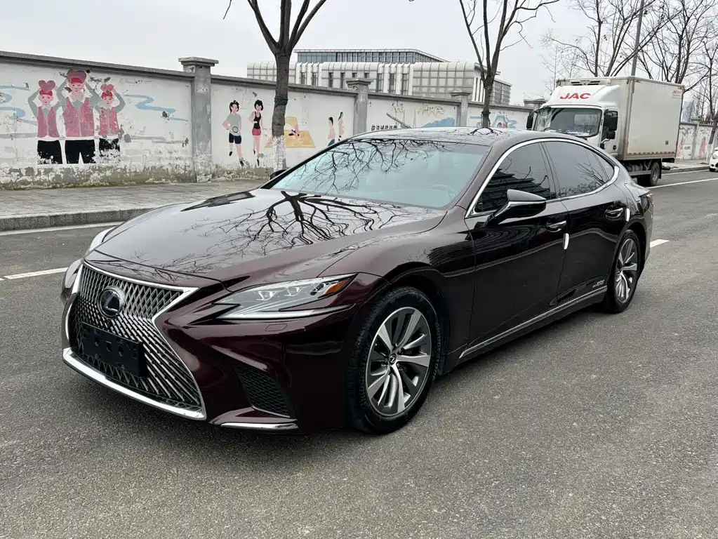 Lexus LS