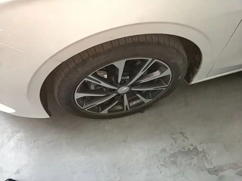 Geely Emgrand — миниатюра 23