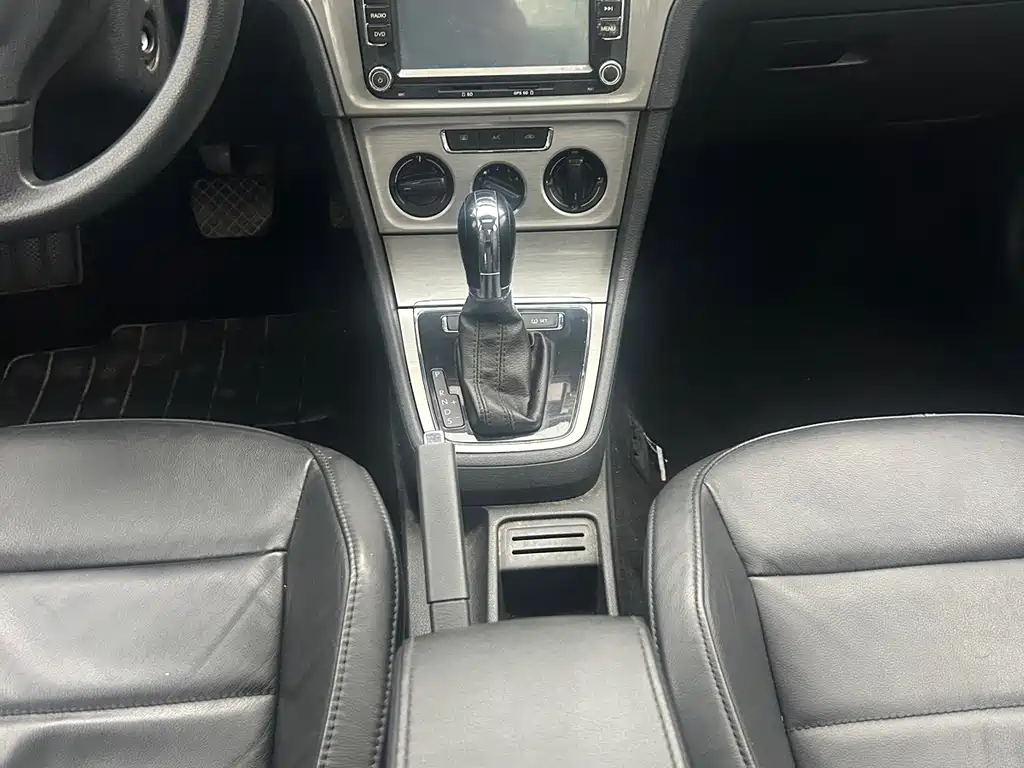 Volkswagen Lavida — миниатюра 13