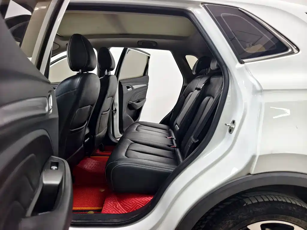 Roewe RX3 — миниатюра 13