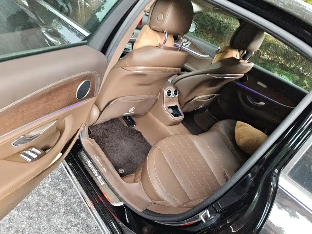 Mercedes-Benz E-Class — миниатюра 13