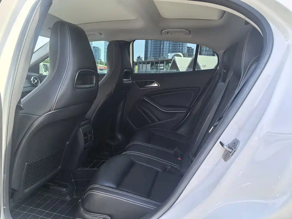 Mercedes-Benz GLA — миниатюра 9