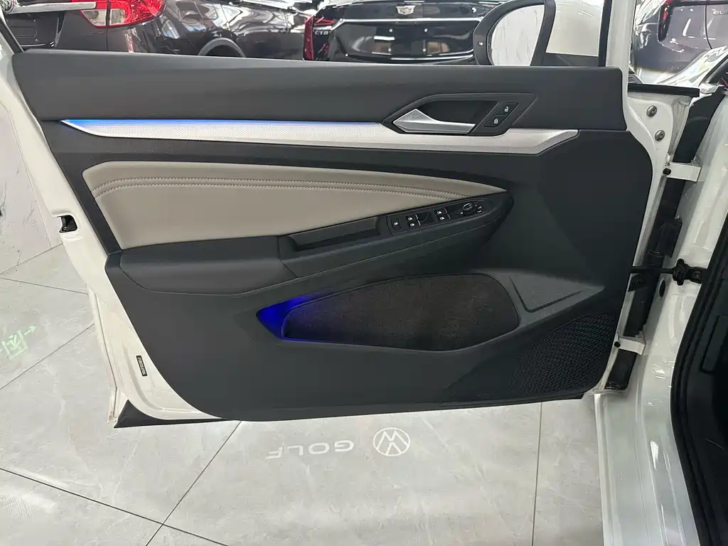 Volkswagen Golf — миниатюра 16