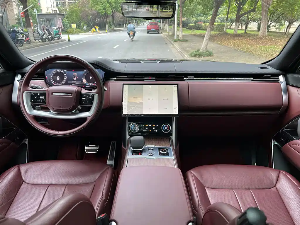 Land Rover Range Rover — миниатюра 4