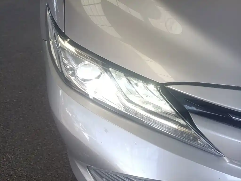 Toyota Camry — миниатюра 11