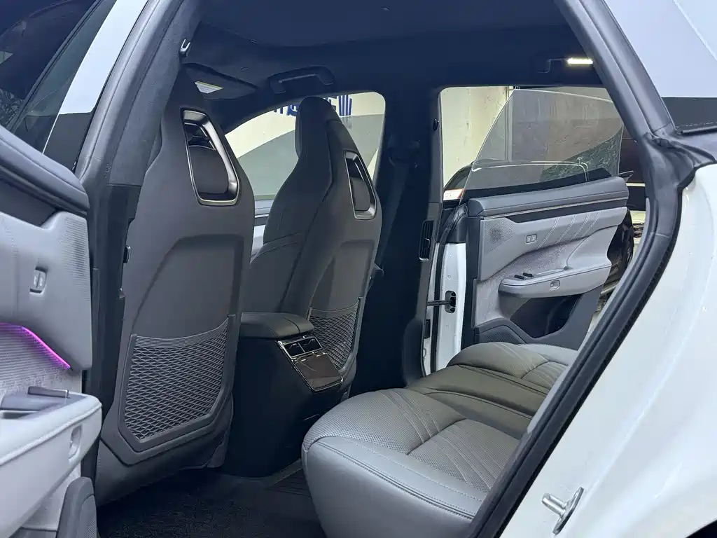 ZEEKR EXTREME KRYPTON 001