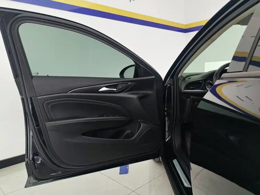 Buick Regal — миниатюра 7