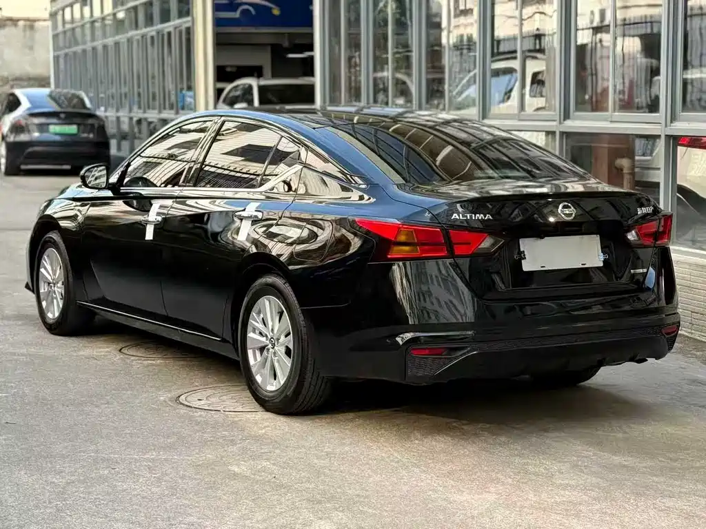 NISSAN TEANA