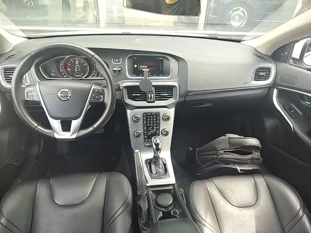Volvo V40 — миниатюра 10