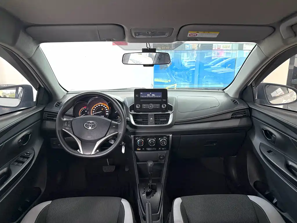 TOYOTA YARIS L ZHIXUAN