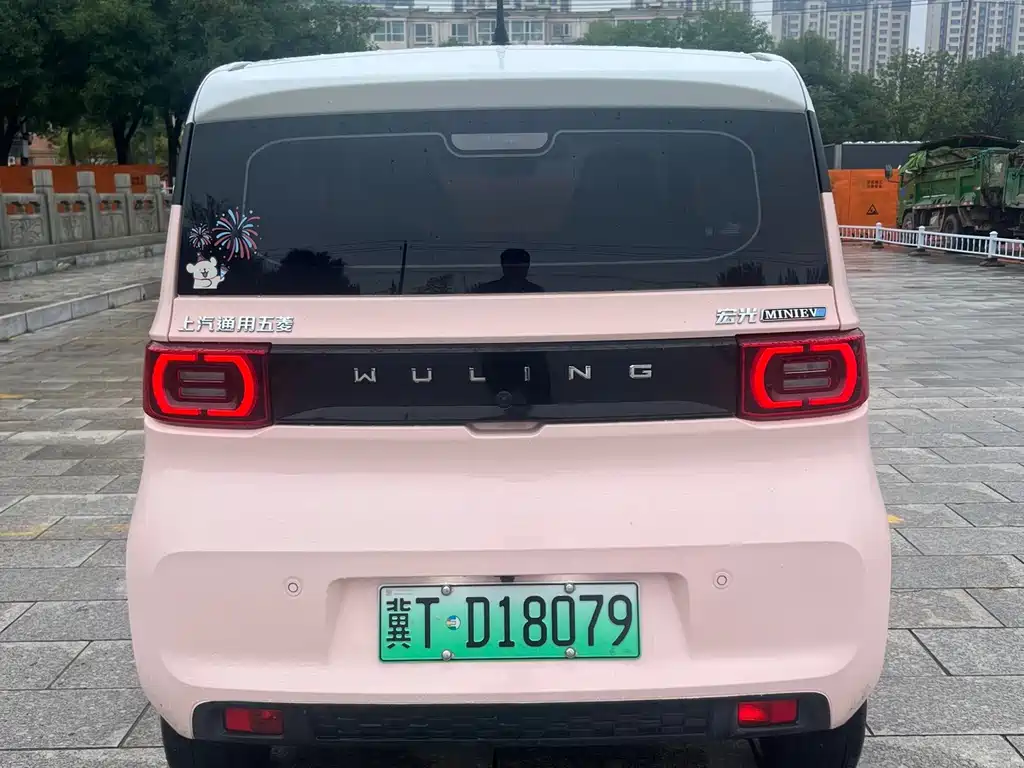 Wuling MINIEV — миниатюра 4