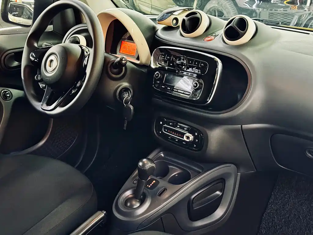 smart Smart Fortwo — миниатюра 13