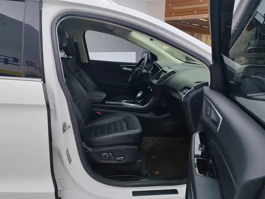 Ford Edge — миниатюра 8