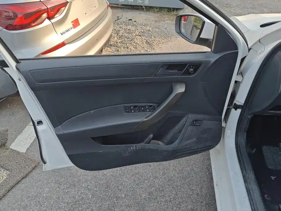 Volkswagen Santana — миниатюра 7