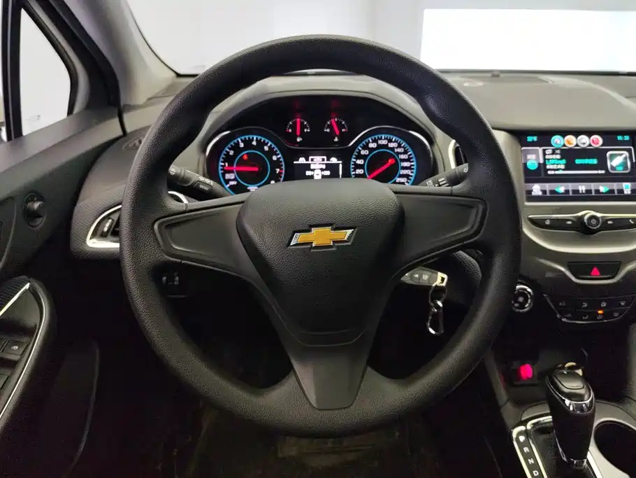 Chevrolet Cruze — миниатюра 15