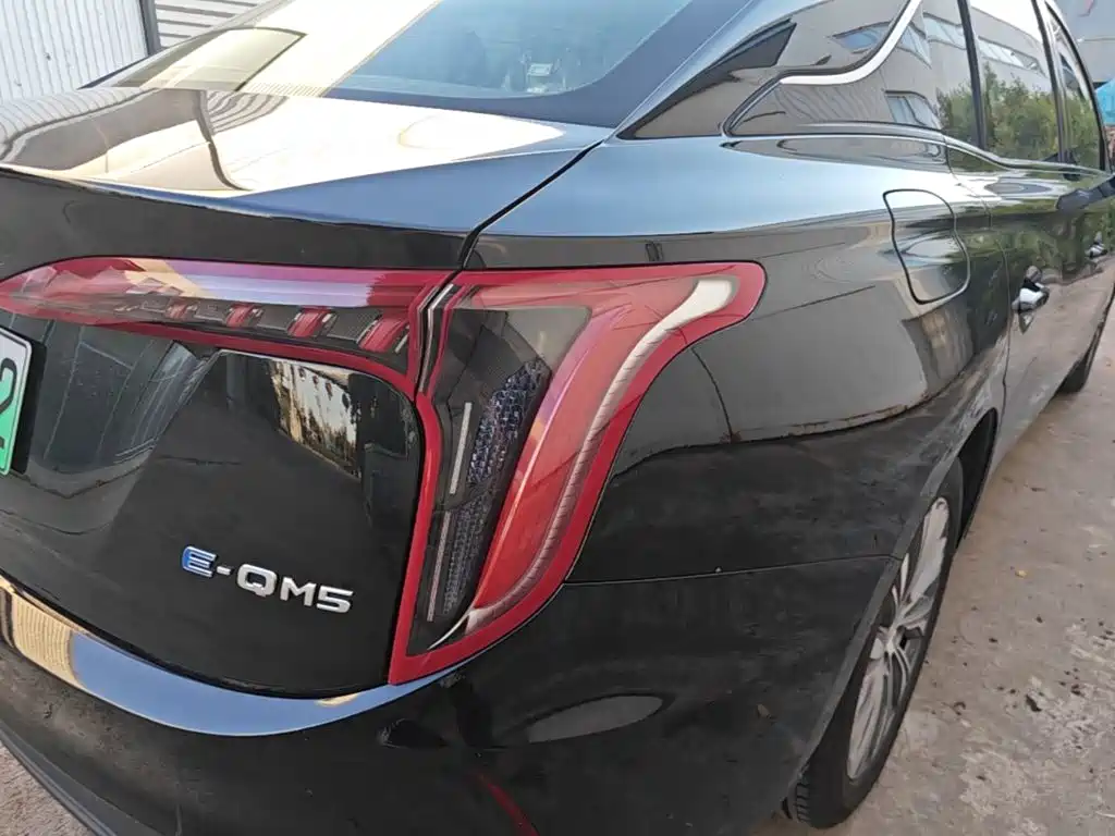 Hongqi Hongqi E-QM5 — миниатюра 8