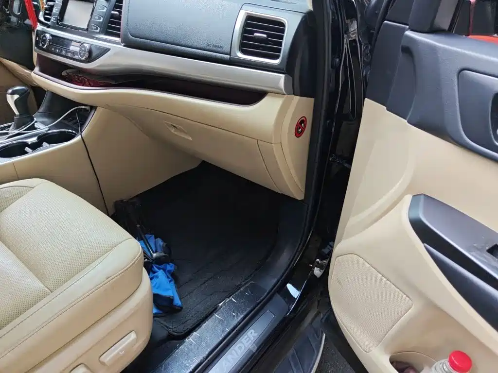 Toyota Highlander — миниатюра 18