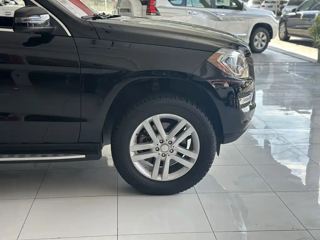 Mercedes-Benz GL-Class — миниатюра 9