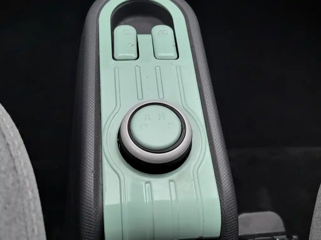 Wuling MINIEV — миниатюра 13
