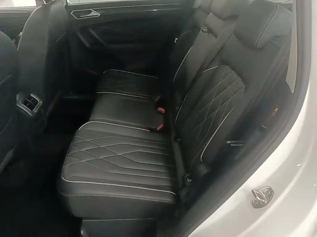 Volkswagen Tiguan L — миниатюра 17