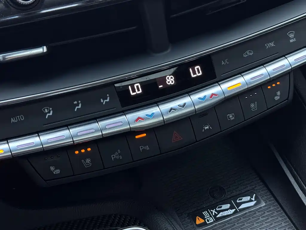 Cadillac CT5 — миниатюра 10