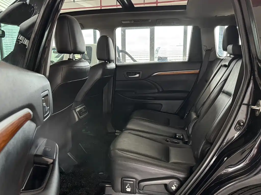 Toyota Highlander — миниатюра 13