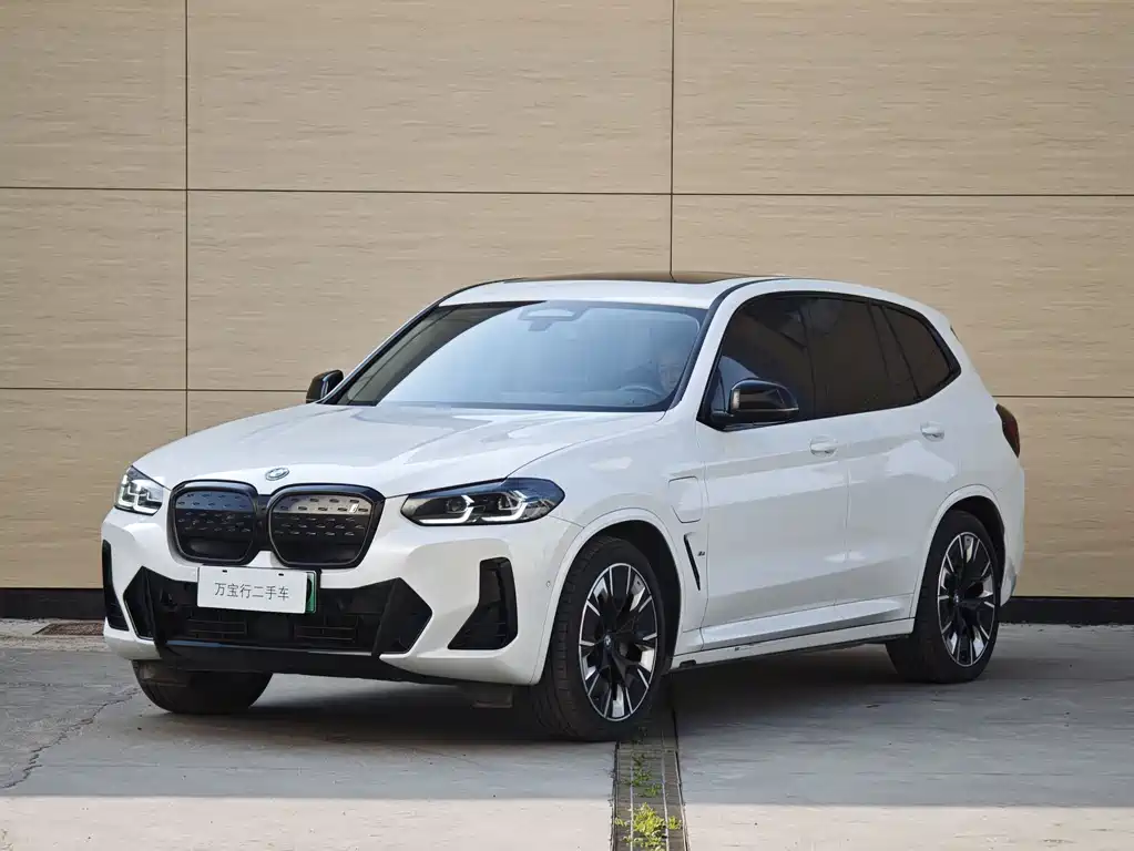 BMW iX3 2024