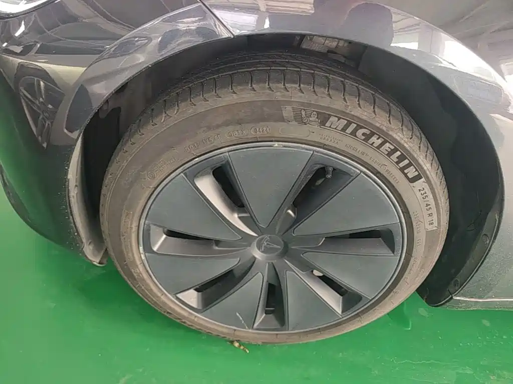 Tesla Model 3 — миниатюра 23