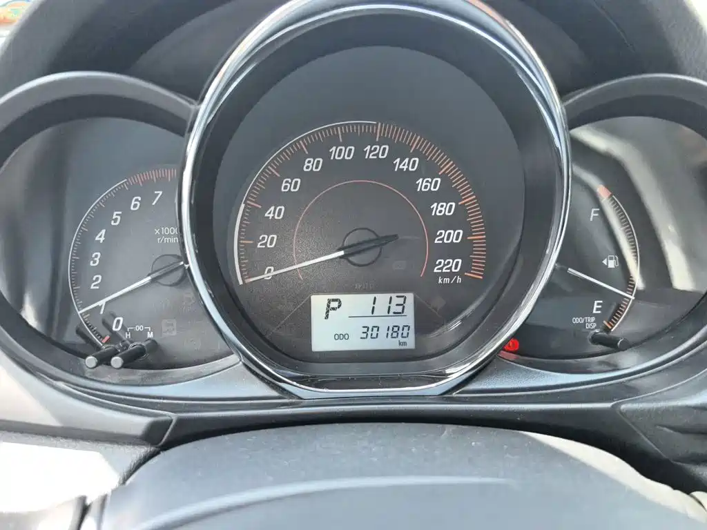 Toyota Yaris L — миниатюра 7
