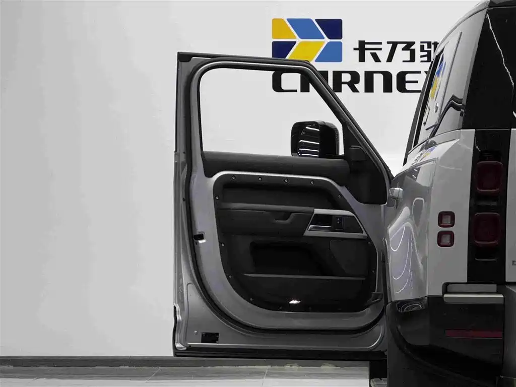 Land Rover Defender — миниатюра 7