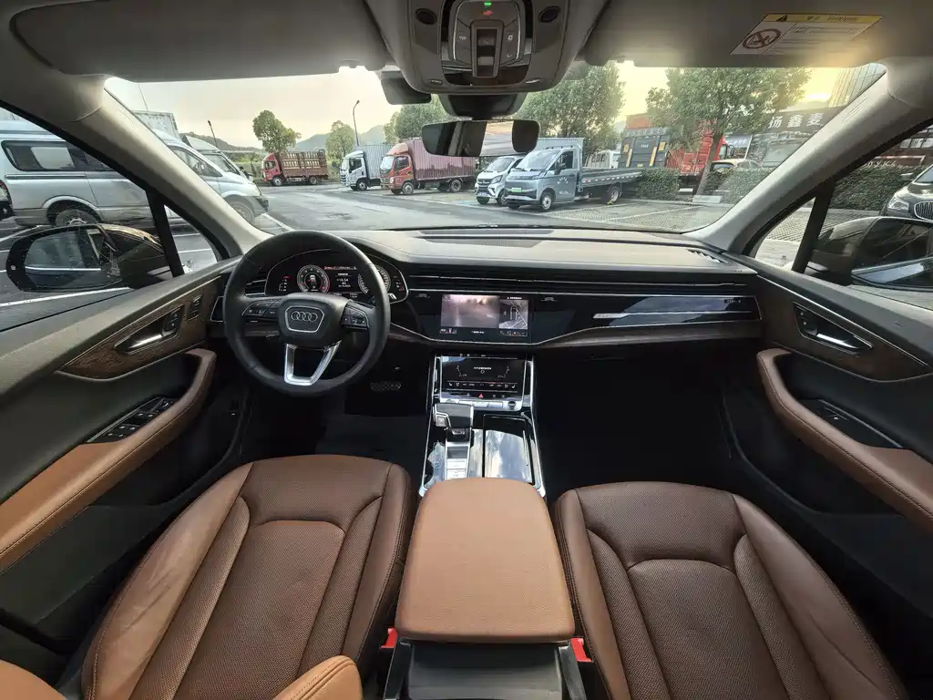 Audi Q7 — миниатюра 12