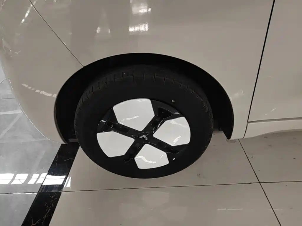 Wuling MINIEV — миниатюра 23