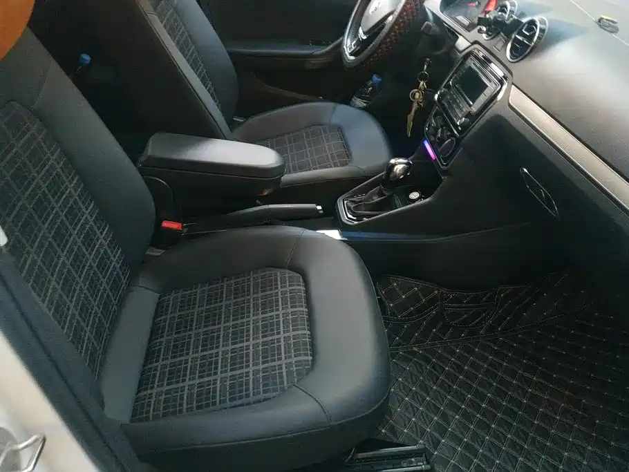 Volkswagen Jetta — миниатюра 8