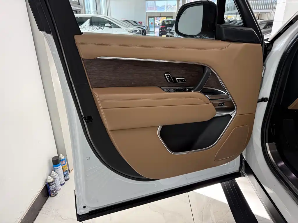 Land Rover Range Rover — миниатюра 5
