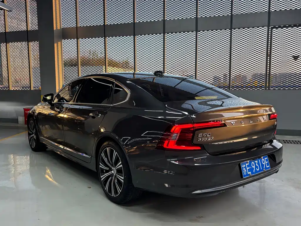 Volvo S90 — миниатюра 11
