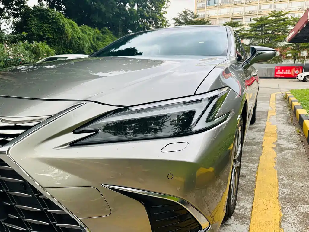 Lexus ES — миниатюра 9