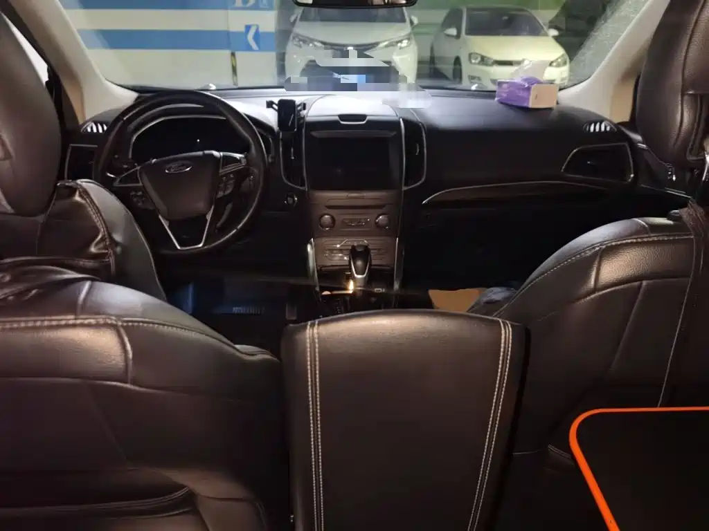Ford Edge — миниатюра 10
