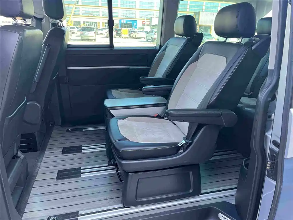 Volkswagen Multivan — миниатюра 5