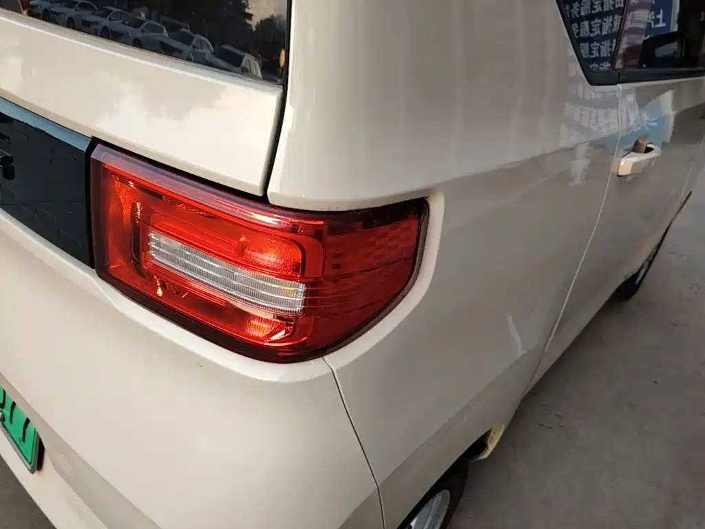 Wuling MINIEV — миниатюра 8