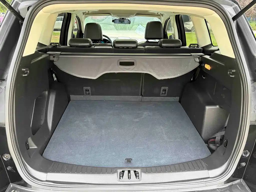 Ford Kuga — миниатюра 10