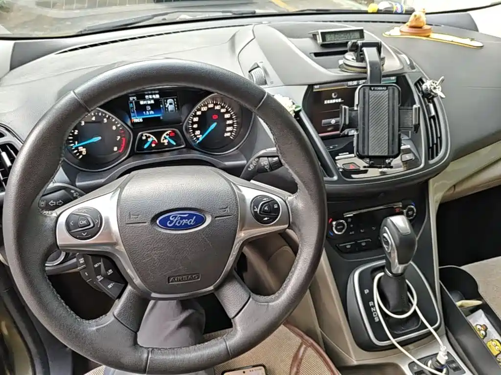 Ford Kuga — миниатюра 10