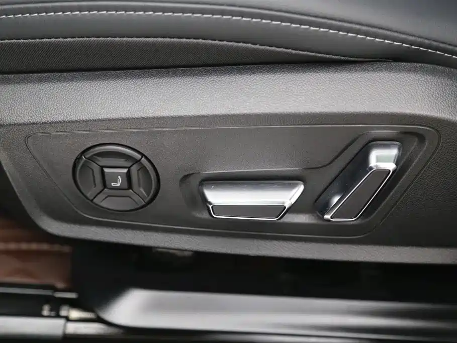 Audi A6L — миниатюра 12