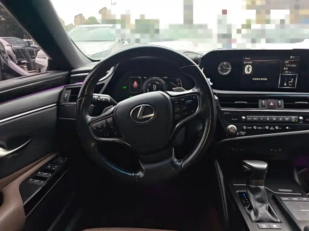 Lexus ES — миниатюра 11