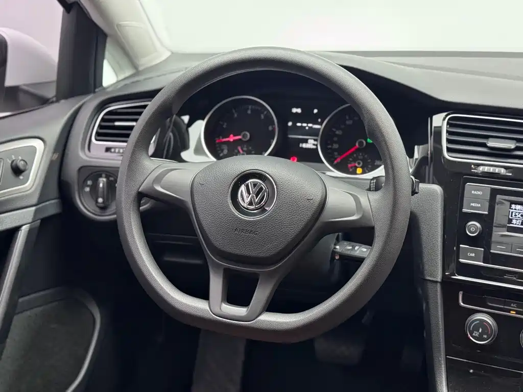 Volkswagen Golf — миниатюра 10