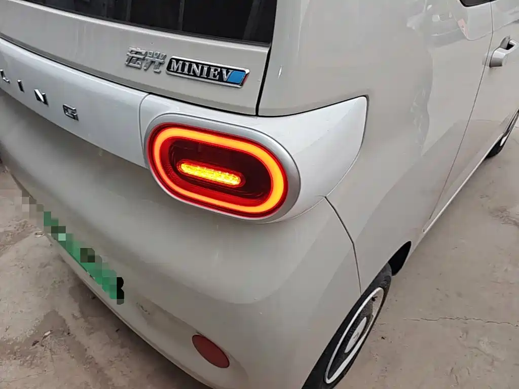 Wuling MINIEV — миниатюра 8