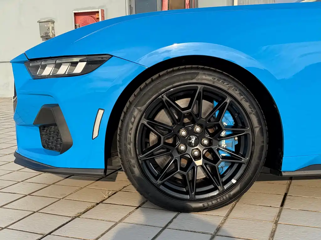 Ford Mustang — миниатюра 9