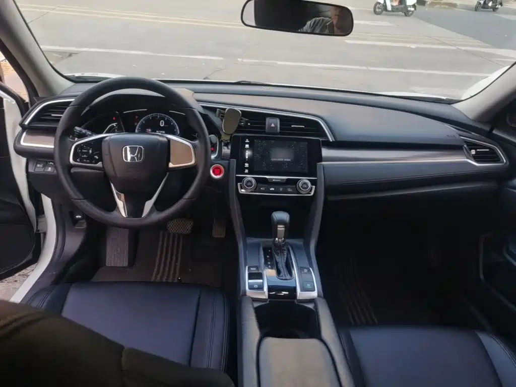 Honda Civic — миниатюра 10