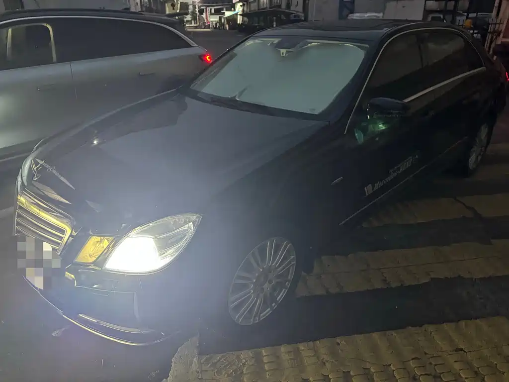 Mercedes-Benz E-Class — миниатюра 2