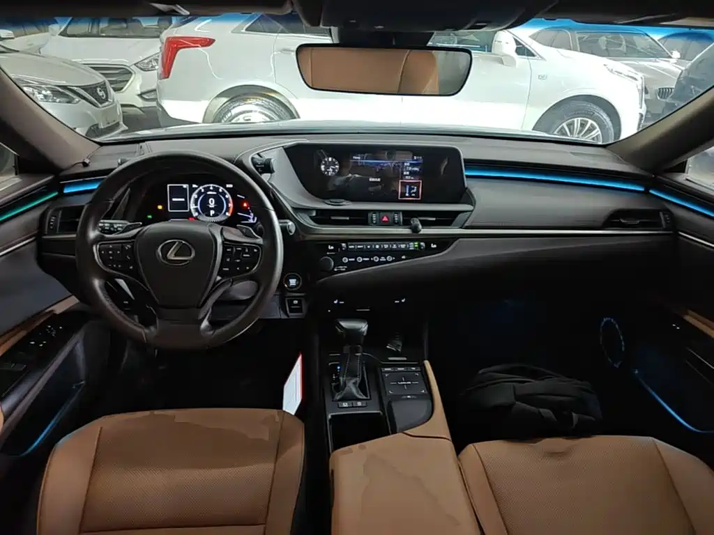 Lexus ES — миниатюра 10
